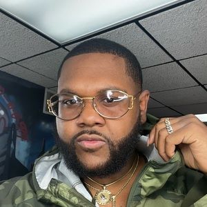 Meet your Posher, Jonathan